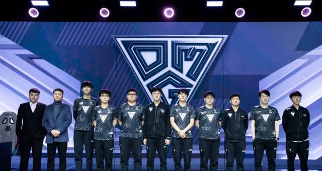 海上港的三 海上港的三