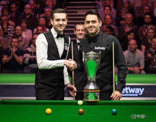 球迷们对冲 球迷们对冲